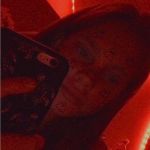 Meet your Posher, Holly